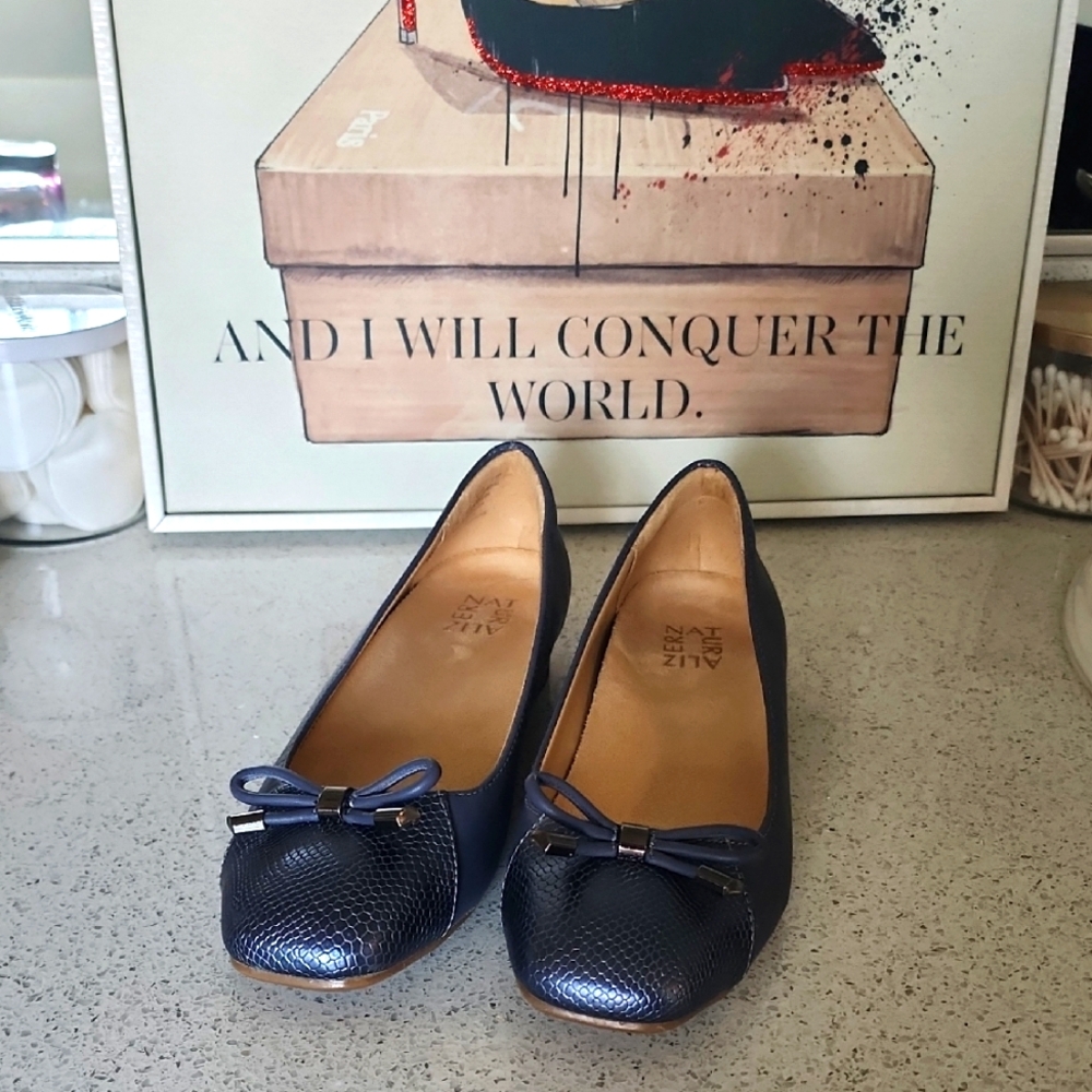 Naturalizer Navy Blue Women's Shoes with Bow Accent